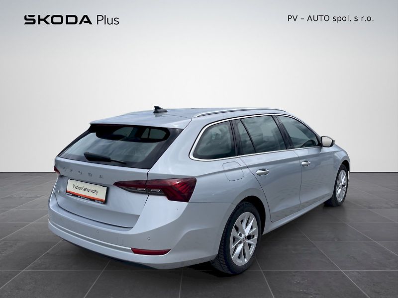 Škoda Octavia (2023) 1.5 TSI 110kW Style Plus Combi - fotka 2 z 35