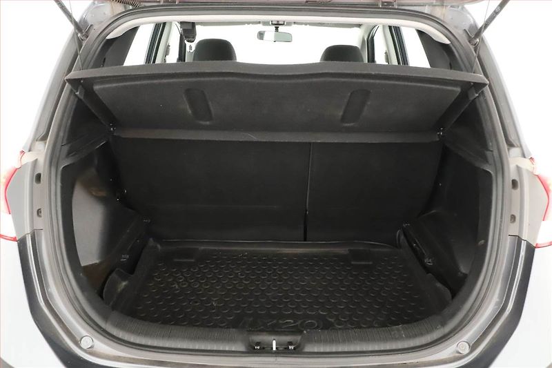 Hyundai ix20 (2016) 1.6 CVVT, Park. senzory - fotka 14 z 14