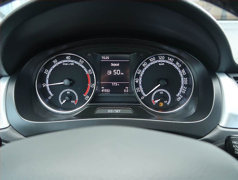 Škoda Rapid (2017) Spaceback 1.0 TSI - fotka 11 z 15