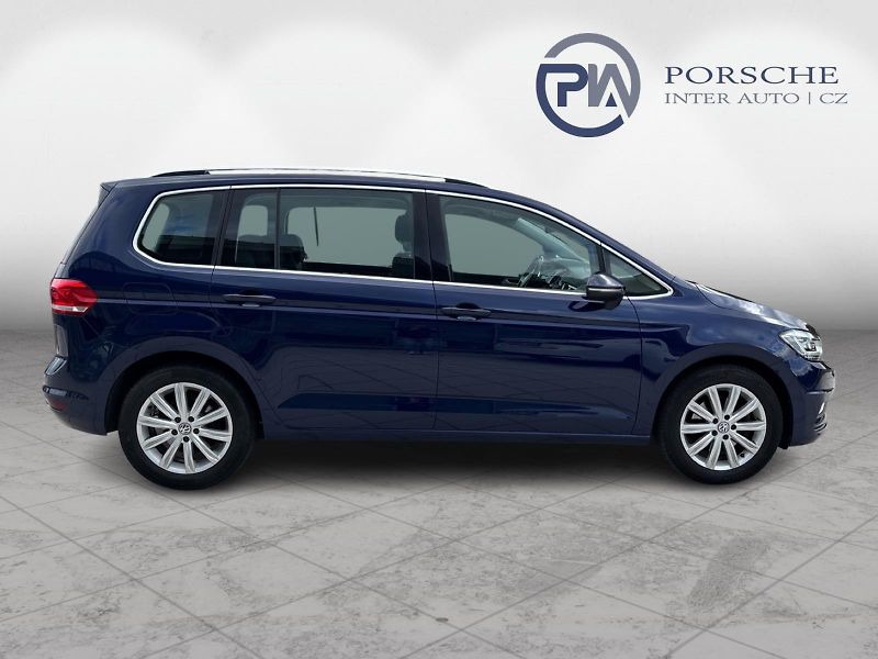 Volkswagen Touran 2,0TDi 140kW HIGHLINE BUSINESS - fotka 8 z 30