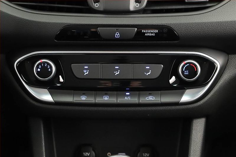 Hyundai i30 (2019) Comfort 1.0 T-GDI, ČR,1.maj - fotka 12 z 18