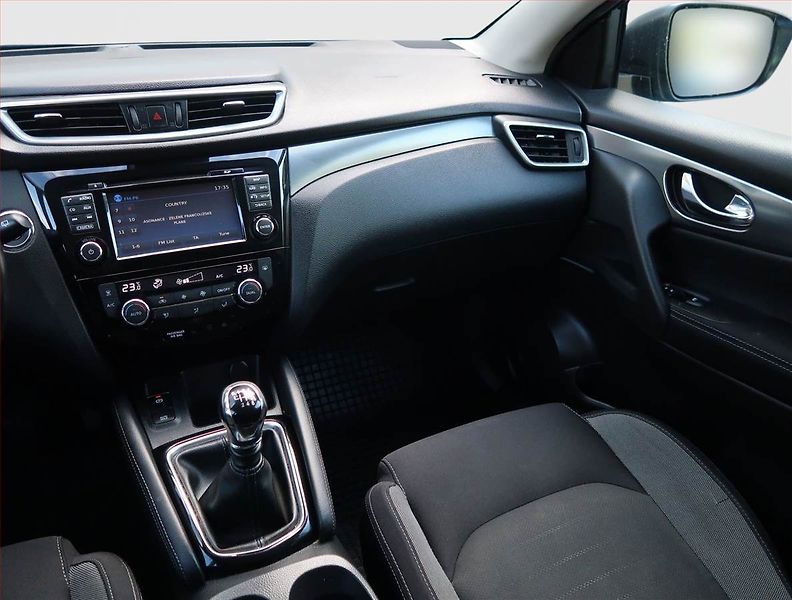 Nissan Qashqai (2018) 1.2 DIG-T, Navi, Tempomat - fotka 8 z 26