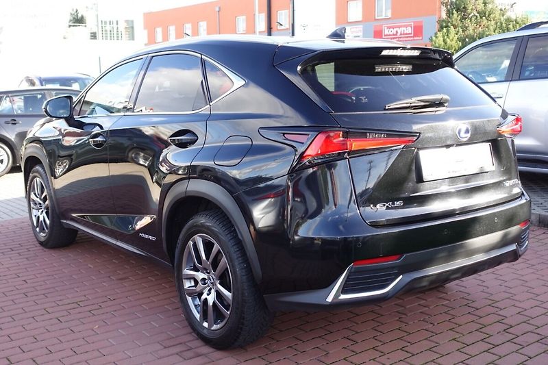 Lexus NX 300h 2,5HSD AWD PRESTIEGE SAFETY - fotka 7 z 34