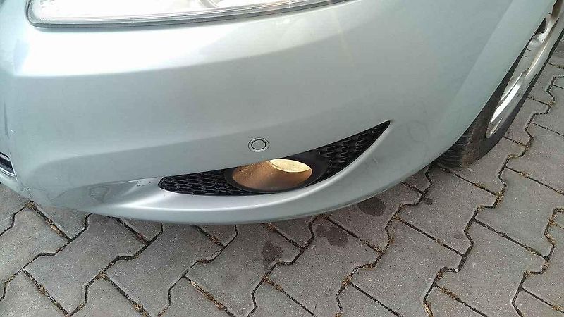 Druhá generace působí dojmem evoluce generace první, kterou pro Opel nakreslila vývojová kancelář Porsche.