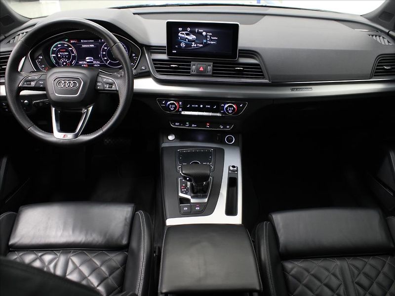 Audi Q5 2,0 eTFSi 270kW S-Line Vzduch - fotka 8 z 27