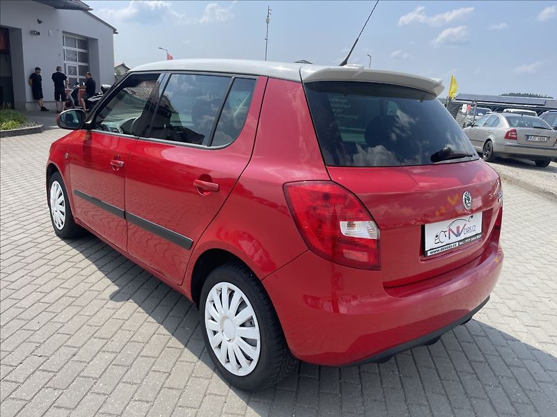 Škoda Fabia 1,6 i 77kw Sportline Klimatron - fotka 37 z 40