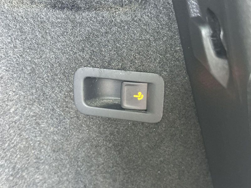 Škoda Karoq (2024) 2.0 TDI 4x4 DSG Sportline - fotka 27 z 33
