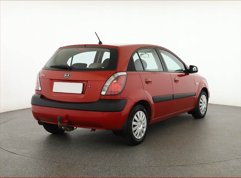Kia Rio (2007) 1.4 16V, nová STK, Tažné - fotka 5 z 11