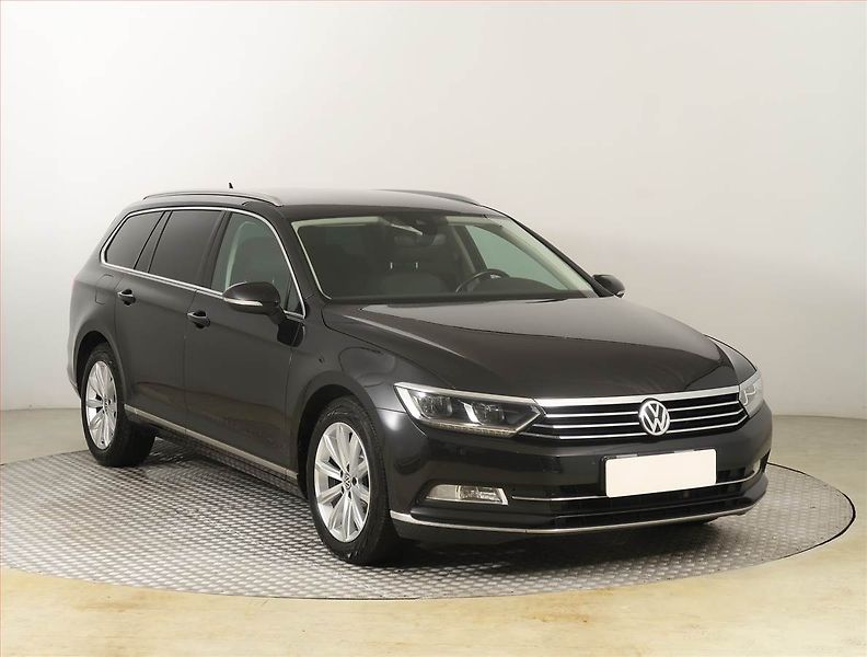 Volkswagen Passat (2019) Highline 2.0 TDI, Automat - fotografie inzerátu