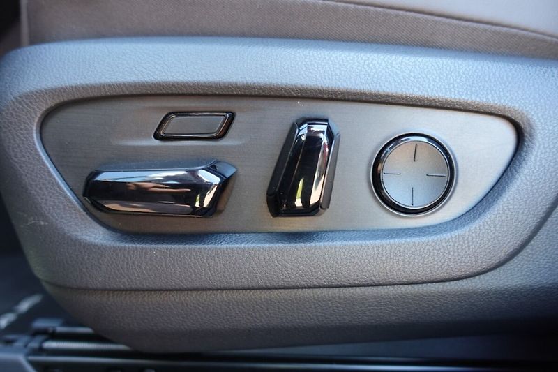 Lexus RX 450h plus RX450h+ Plug-in Luxury Panoram - fotka 12 z 43