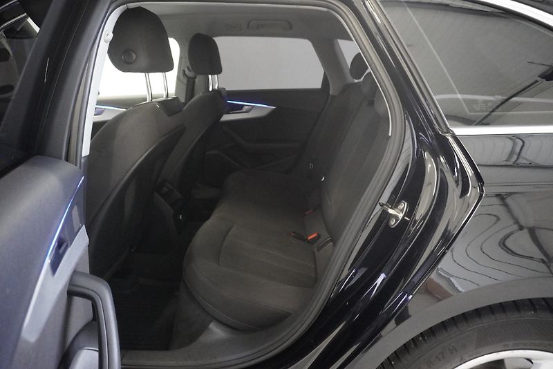 Audi A4 2.0TFSi 140 kW - fotka 14 z 31