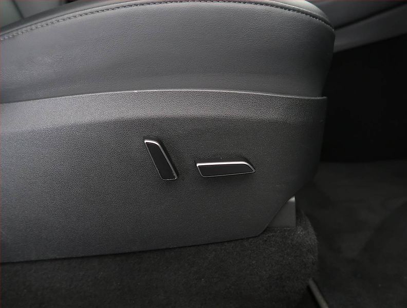 Tesla Model Y (2023) RWD LFP 60kWh, SoH 95% - fotka 31 z 33