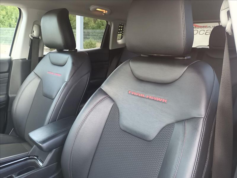 Jeep Compass 1,3 PHEV 132kW,TRAIL HAWK - fotka 45 z 50