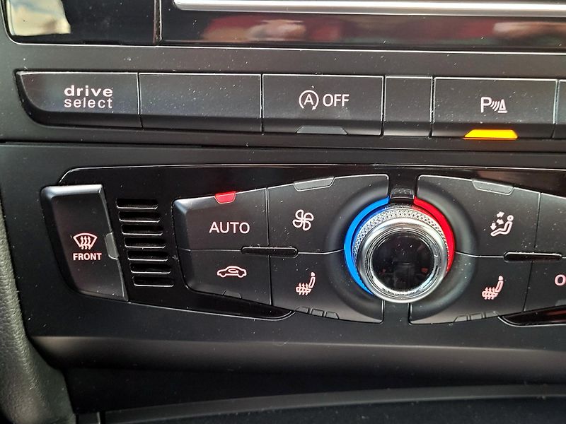 Audi A5 2,0 TFSi S-LINE,SERV.KN.ROZVOD - fotka 44 z 52