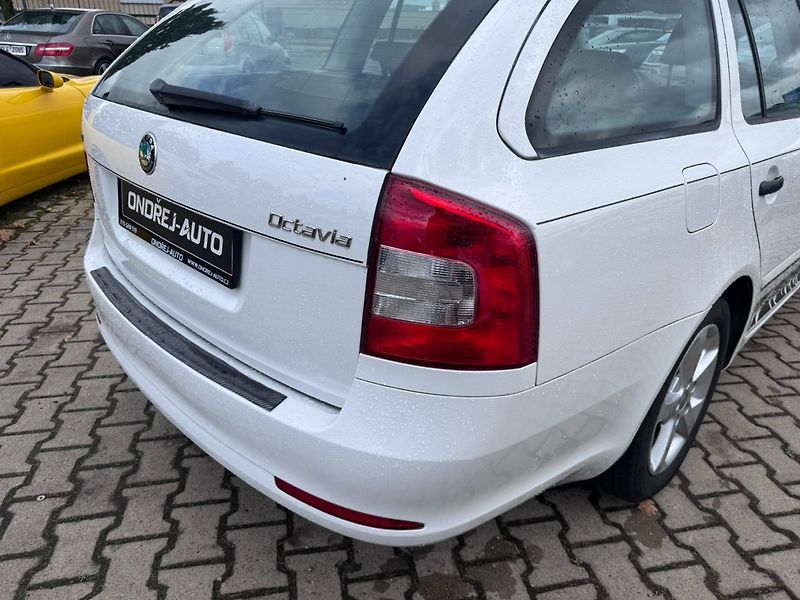 Škoda Octavia (2011) 1,6 TDI 77 KW ITÁLIE STK - fotka 12 z 45