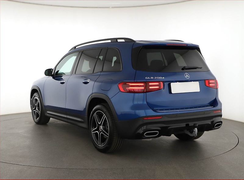 Mercedes-Benz GLB (2025) 200 d, AMG Line, Navigace - fotka 4 z 25