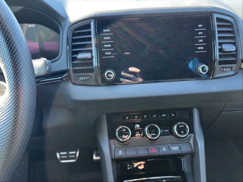 Škoda Karoq 1,5 TSI Sportline DSG - fotka 10 z 11