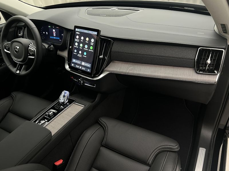 Volvo XC90 (2026) B5 AWD BRIGHT PLUS - fotka 18 z 47