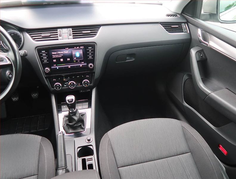 Škoda Octavia (2017) Style 1.6 TDI, Serv.kniha - fotka 8 z 13