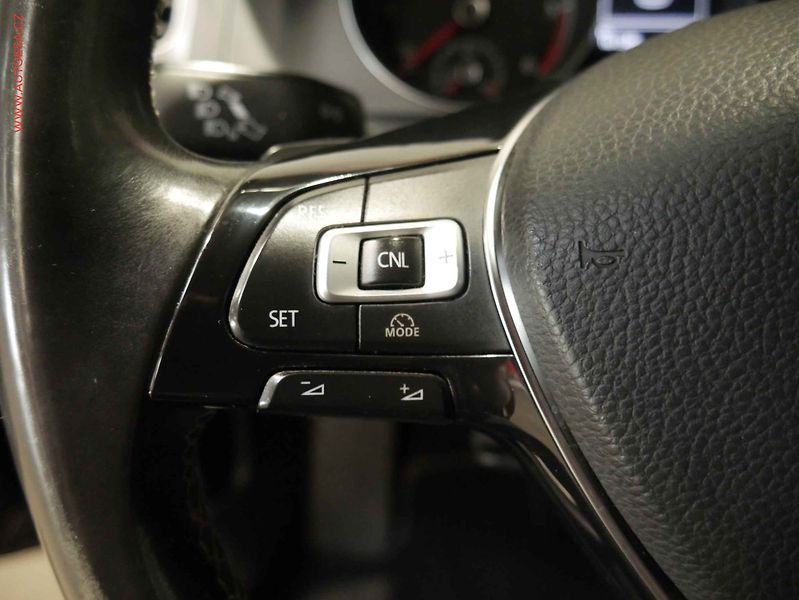 Volkswagen Golf (2016) 1.6 TDi, Lounge, DSG - fotka 16 z 19
