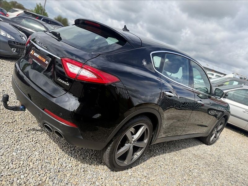 Maserati Levante 3,0 Q4 A/T 202kW - fotka 5 z 31