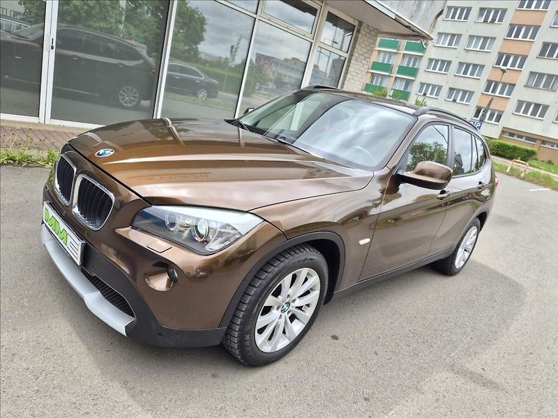 BMW X1 xDrive 20d AT*nove ROZVODY - fotka 9 z 25