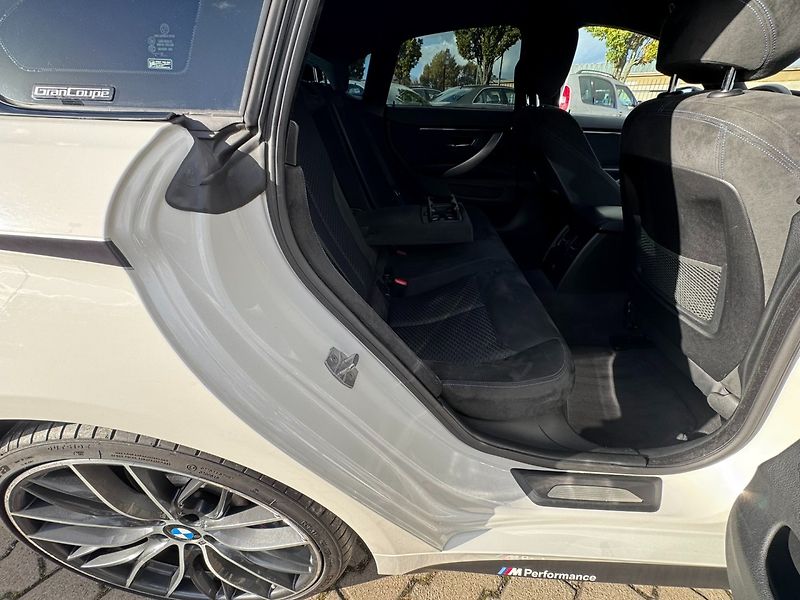 BMW Řada 4 (2016) 420D 2,0 135KW XDRIVE MPACKET - fotka 37 z 50