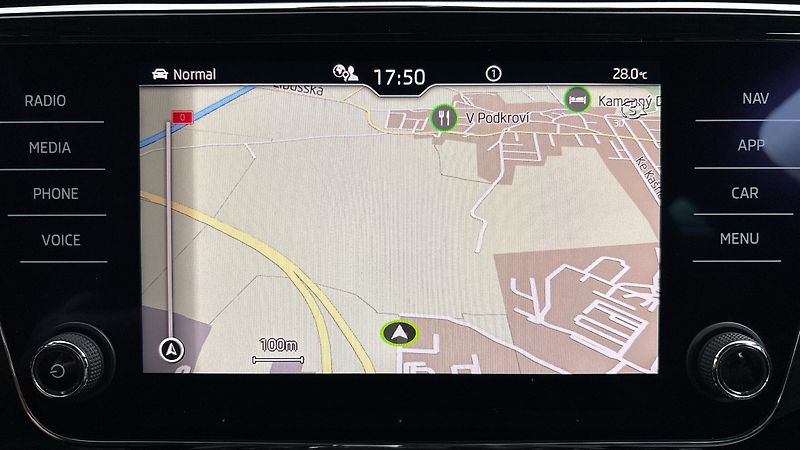 Škoda Superb 2.0 TDI DSG 4x4 L&K Combi - fotka 33 z 34