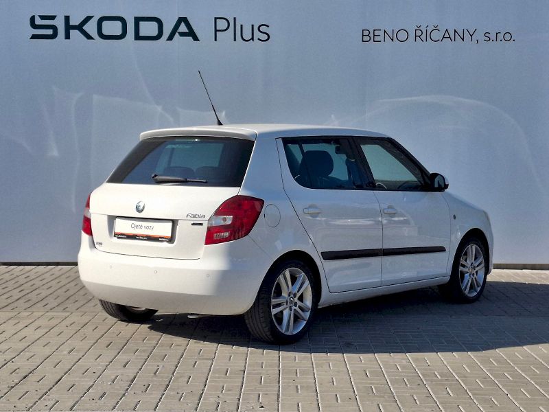 Škoda Fabia (2011) Sport 1,2TSi 63kW - fotka 2 z 28