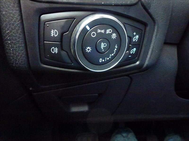 Ford Focus 1,6 16V Eco 150HP - fotka 32 z 41