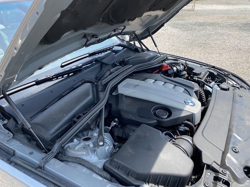 BMW Řada 5 (2008) 2.0D,PLNÝ SERVIS,2SADY ALU - fotka 30 z 52