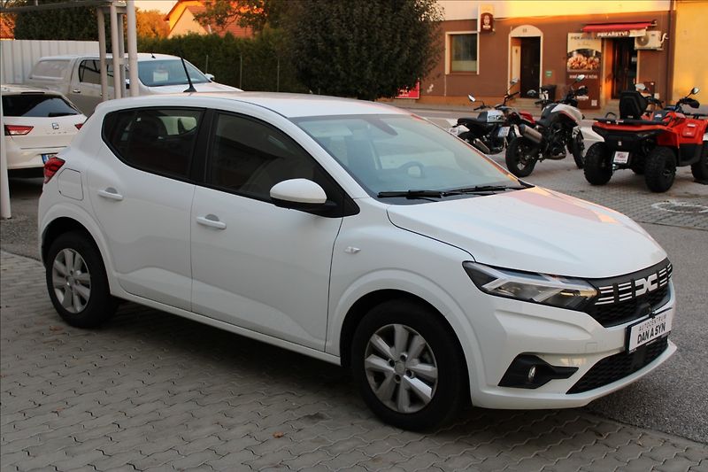 Dacia Sandero 1,0 TCe 67 1. maj. CZ 7800km - fotka 2 z 4