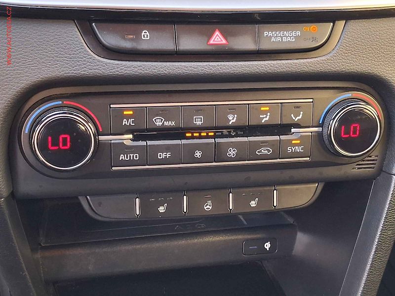 Kia Ceed (2023) 1.5 T-GDi, 2.maj,ČR, GT-line - fotka 16 z 19