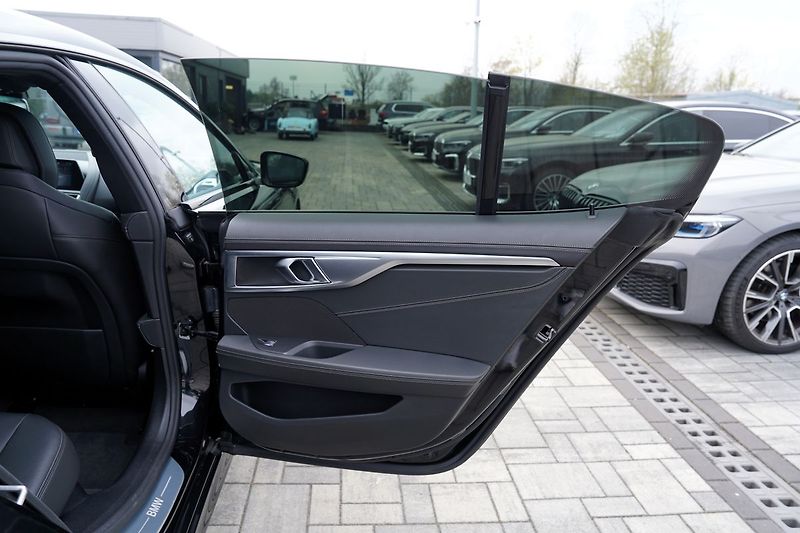 BMW Řada 8 840i Gran Coupe/Led/340 PS - fotka 17 z 49