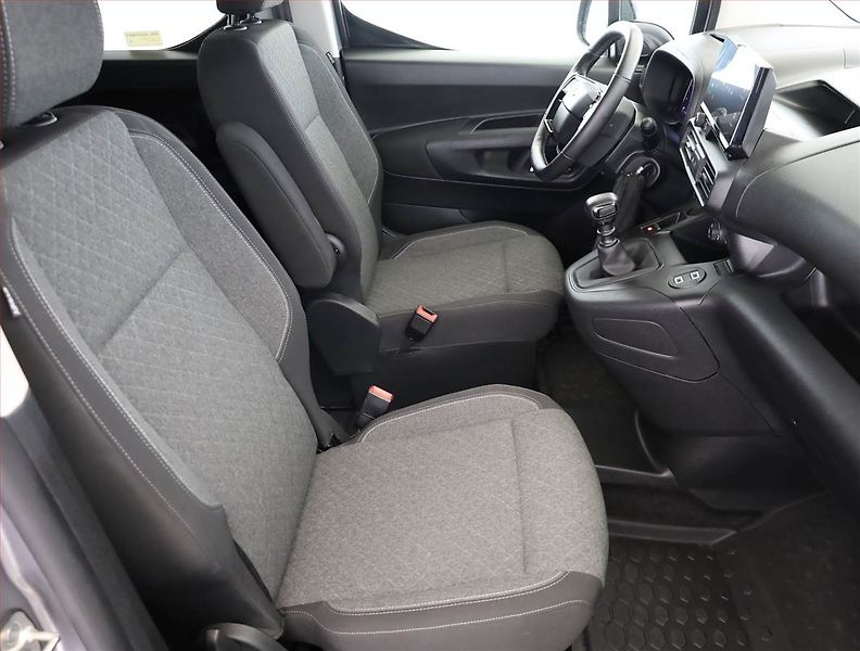 Opel Combo (2025) 1.2 Turbo, 5Míst, ČR, 1Maj - fotka 7 z 19