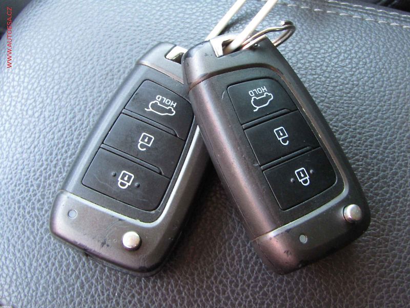Hyundai i30 (2018) 1.4 T-GDi, 2.maj,ČR, AC - fotka 17 z 18