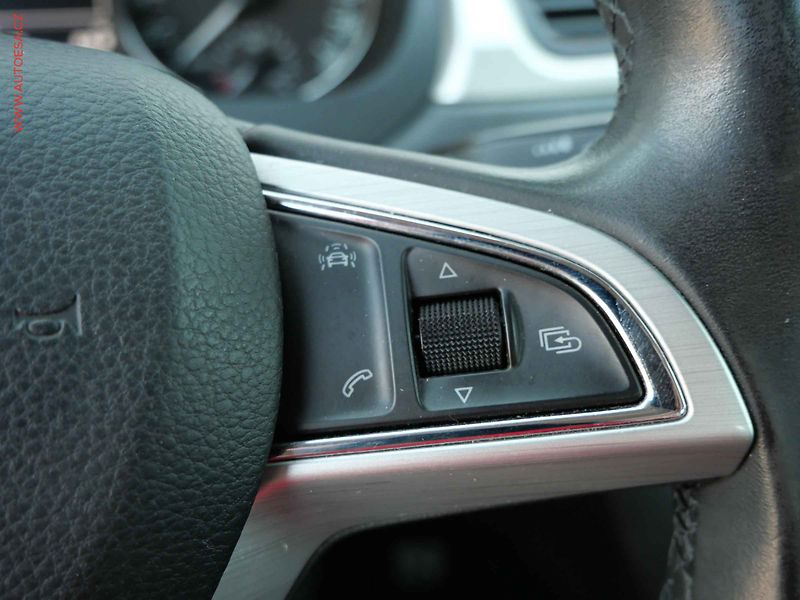Škoda Rapid (2016) 1.2 TSi, Ambition, xenon - fotka 13 z 25