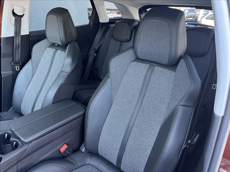Peugeot 3008 1,2 i ALLURE DPH 1.maj původČR - fotka 21 z 50