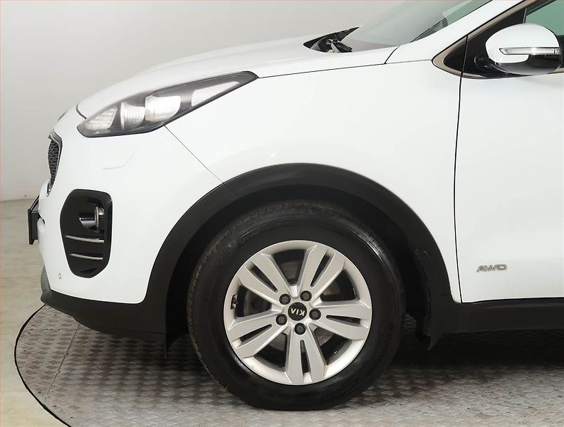 Kia Sportage (2016) 2.0 CRDi, 4X4, Automat - fotka 15 z 23