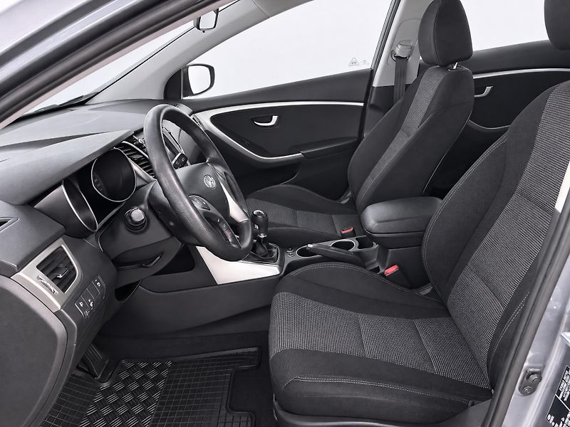 Hyundai i30 1,4 CVVT 73KW NAVI ORIG. ALU - fotka 5 z 27