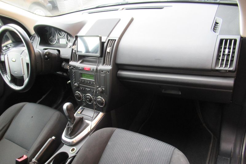 Land Rover Freelander 2.2TD 4x4 AUT. KLIMA TAŽNÉ - fotka 15 z 20
