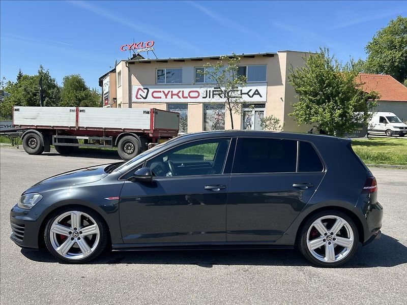 Volkswagen Golf 2,0 GTD Xen,Nav,Kůže,ACC,Kamer - fotka 36 z 38