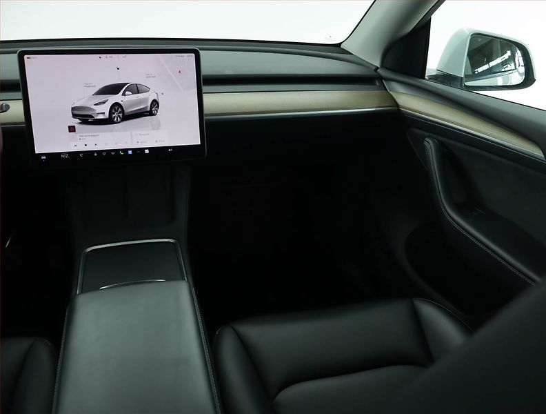 Tesla Model Y (2022) Long Range AWD 79kWh, SoH 89% - fotka 8 z 23