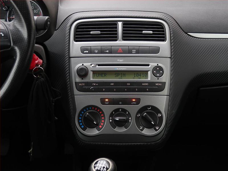Fiat Punto (2009) 1.4, po STK, udržované - fotka 12 z 16