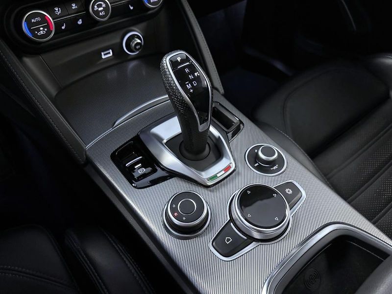 Alfa Romeo Stelvio (2020) 2.0T 280k AT8 ZF Q4 4x4 Veloce - fotka 16 z 22