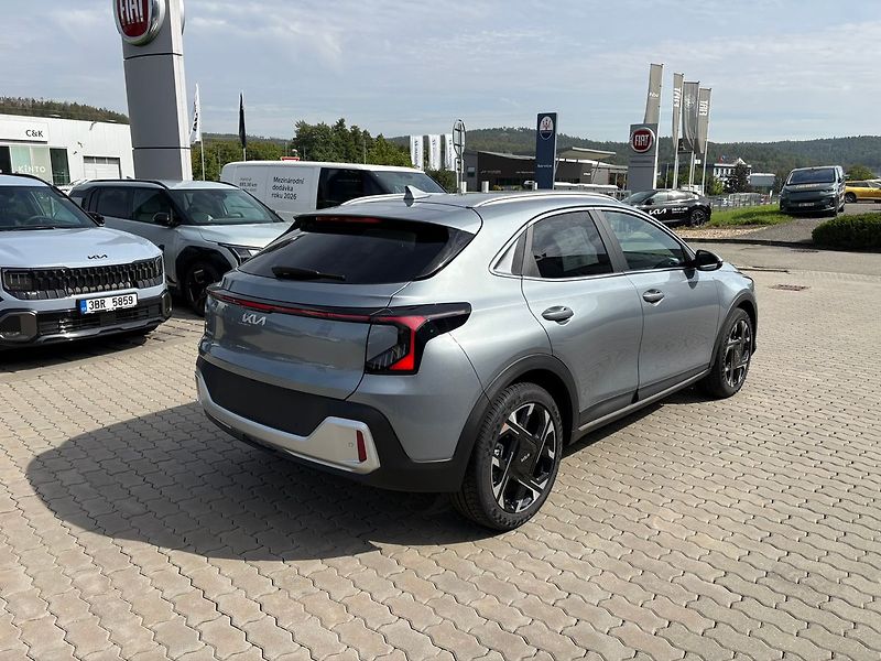 Kia Ceed (2026) 1,6 T-GDi GPF 7DCT TOP 110 KW - fotka 7 z 13