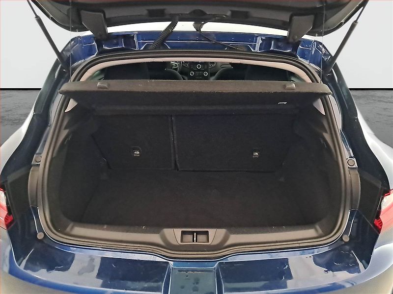Renault Mégane (2018) 1.6 SCe, Xenony, Tempomat - fotka 13 z 17