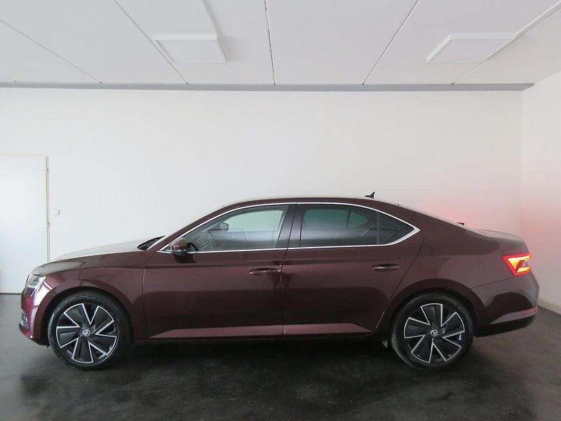 Škoda Superb - fotka 3 z 26