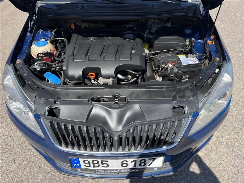 Škoda Fabia 1,6 TDi ČR KLIMA ALU 2 x KOLA - fotka 27 z 33