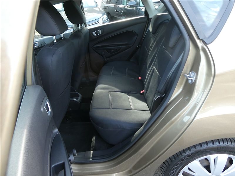 Ford Fiesta 1,2 i 60kW 1.MAJITEL, SERVISKA - fotka 20 z 44